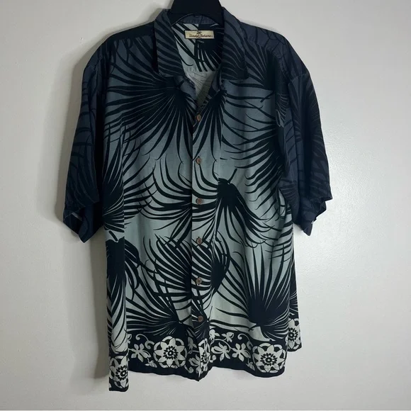 Tommy Bahama 100% SILK Mens Button Up Short Sleeve Shirt Hawaiian Print Casual L - Picture 1 of 11